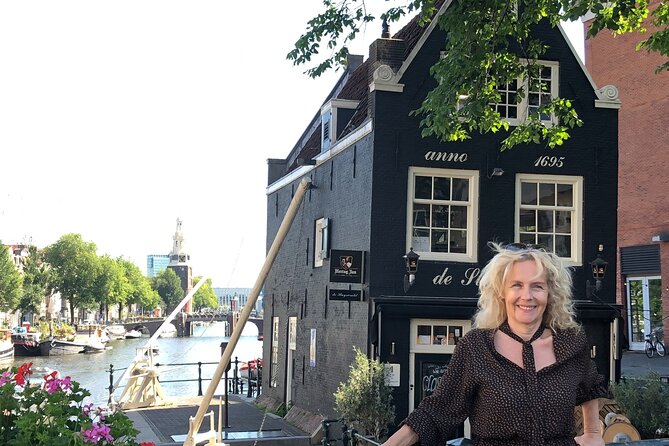Amsterdam private guided tour with Marieke, local guide - Dam Square and the city’s starting point
