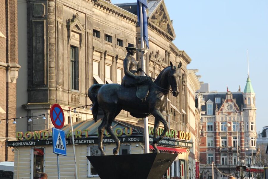 Amsterdam: Private Hidden Gems Discovery Tour - A two-hour introduction to Amsterdam’s old center