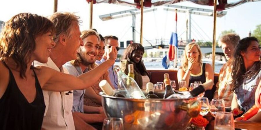 Amsterdam: Private Luxury Cruise with Pizza and Drinks - Key points before you book