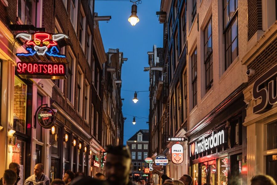 Amsterdam: Private Night Tour of Speakeasies and Bars - Is $151 per person a fair price?