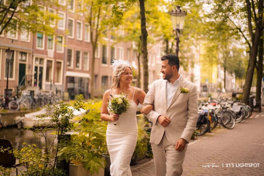 Amsterdam: Private Photoshoot for Couple, Family, or Solo - Key points to know before booking