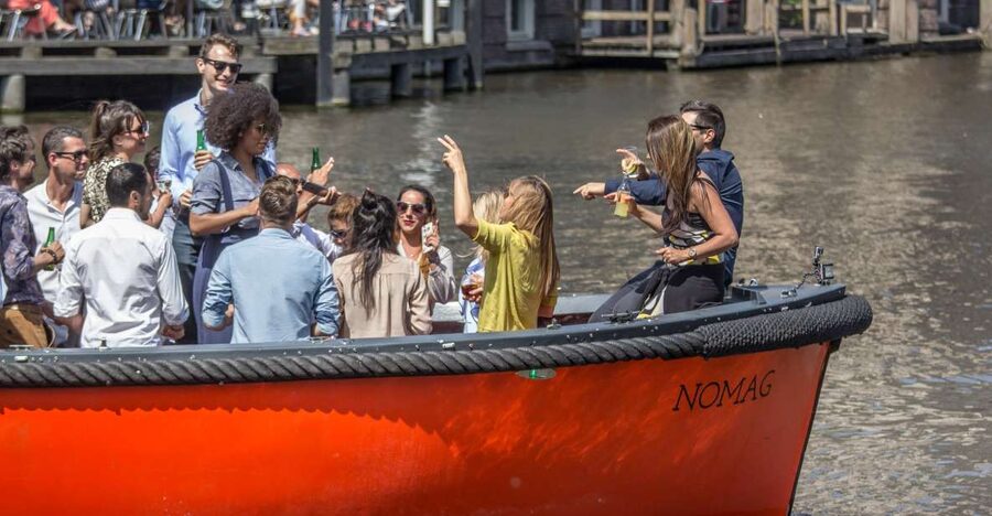 Amsterdam: Private Prosecco Canal Cruise Tour - Starting at Oosterdokskade beside Sea Palace