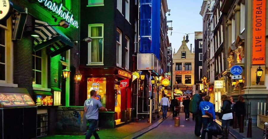 Amsterdam: Private Red Light District and Food Tour - Key points to know before you book