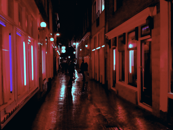 Amsterdam: Private Red Light District Tour in Spanish - Key points to know before booking