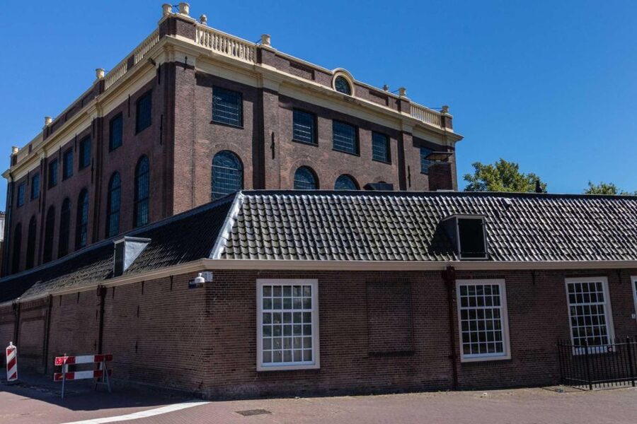 Amsterdam: Private Rembrandt Walking Tour & Optional Museums - Starting near Hotel Rokin and entering Rembrandt’s world