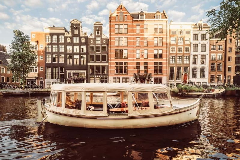 Amsterdam: Private Romantic Canal Cruise w. Prosecco/Snacks - Lijnbaansgracht and Prinsengracht
