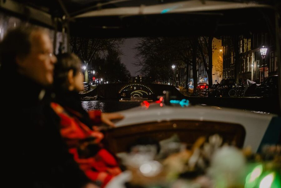 Amsterdam: Private Romantic Evening Boat Tour with Prosecco - Crossing toward the Amstel