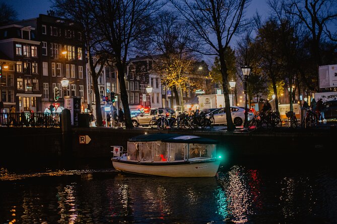 Amsterdam: Private Romantic Evening Canal Cruise + Bubbles/Snacks - Why an Evening Canal Cruise Works So Well