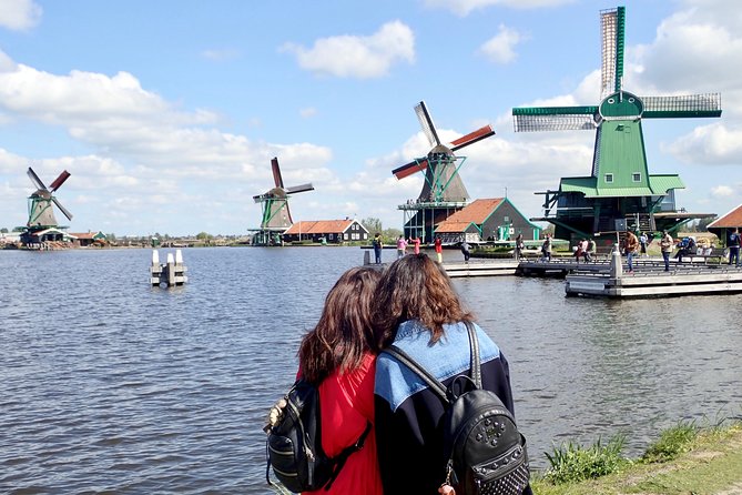 Amsterdam private tour to windmills, cheese farm and villages - Broek in Waterland: wooden houses and quiet lanes