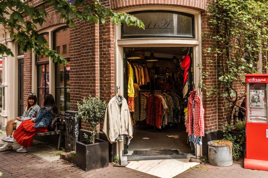 Amsterdam: Private Walking Tour from Westerpark to Jordaan - Key points at a glance