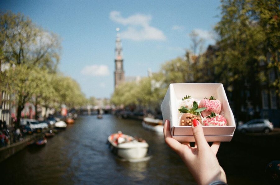 Amsterdam: Private Walking Tour from Westerpark to Jordaan - Adding De 9 Straatjes to the route