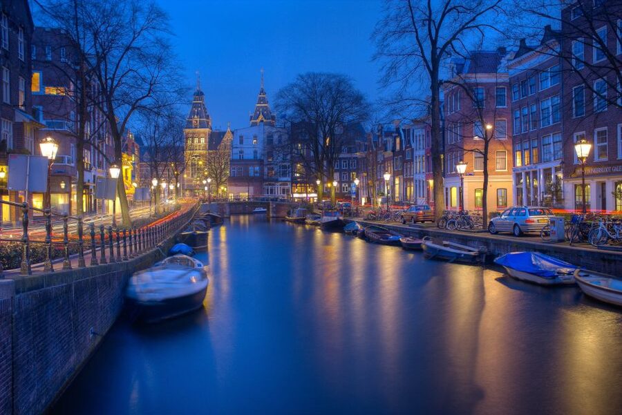 Amsterdam Private Welcome Tour with a Local Guide - Two hours or six: choosing the right length