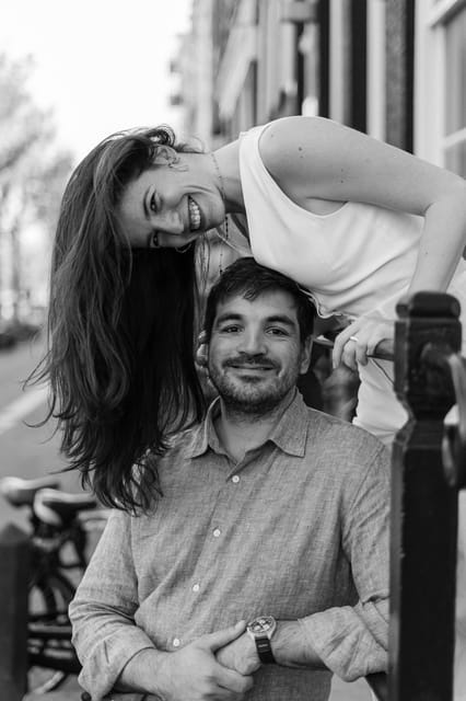 Amsterdam: Professional Photoshoot - One hour among canals and city streets