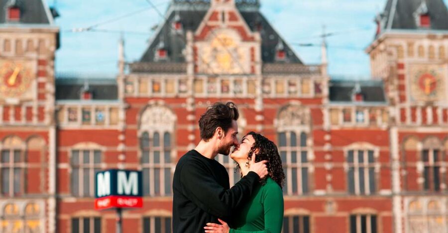 Amsterdam: Professional photoshoot at Centraal Station - Key Points Before You Book
