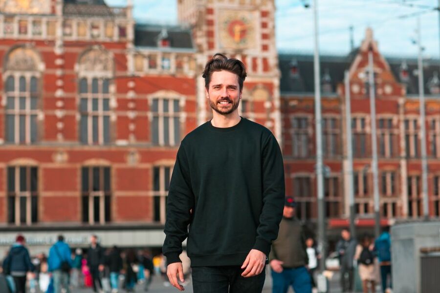 Amsterdam: Professional photoshoot at Centraal Station - The Architecture You Will Photograph