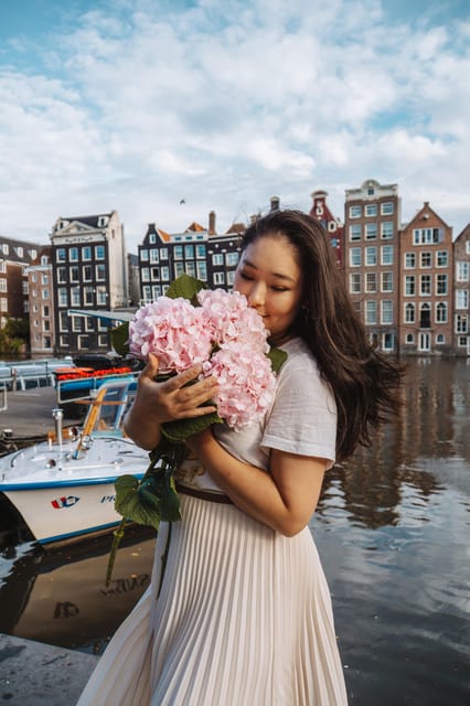 Amsterdam: Professional Photoshoot at the Canals - Weather, clothing, and comfort