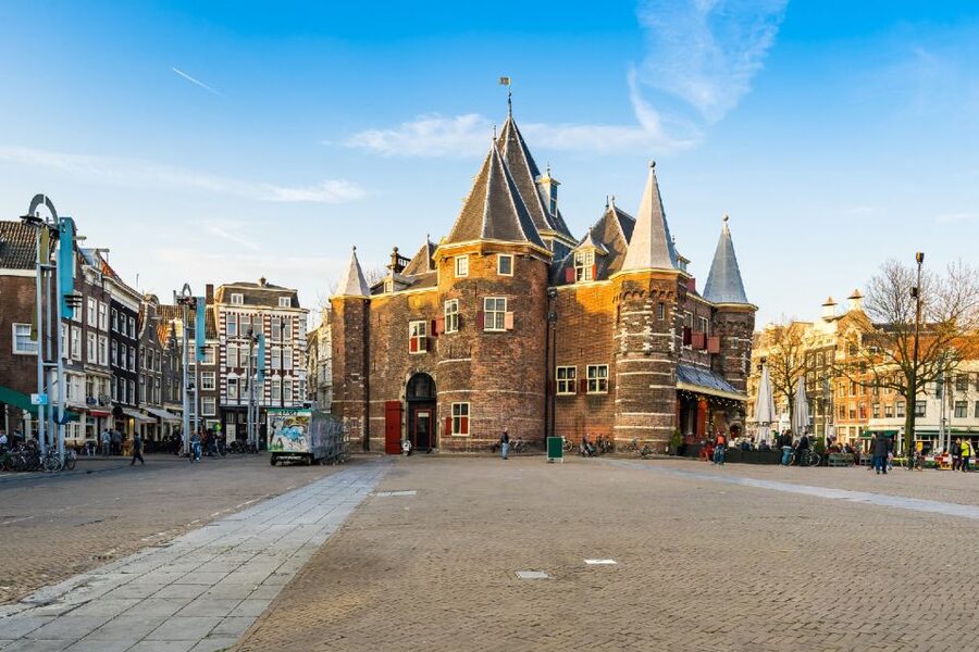 Amsterdam: Red Light District 1-hour Smartphone Audio Tour - Walking the Red Light District Beyond Its Windows