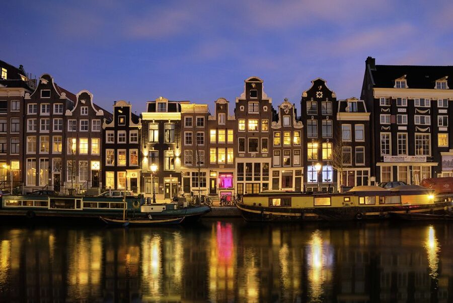 Amsterdam: Red Light District and Coffeeshop Culture Tour - Is two hours enough for the district?