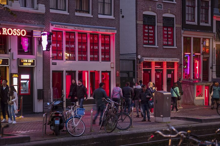 Amsterdam: Red Light District and Coffeeshop tour - Chinatown on Zeedijk