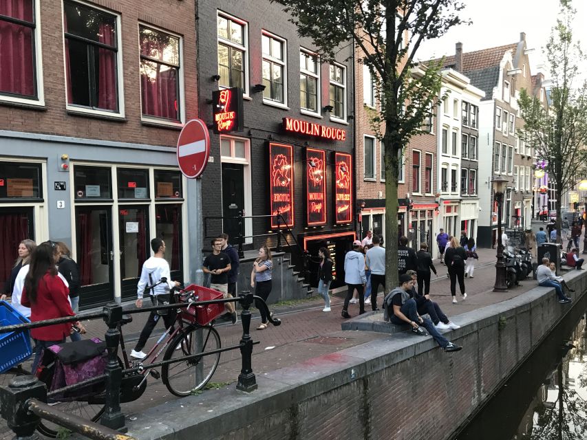 Amsterdam: Red Light District and Local Pub Tour - Warmoesstraat and the oldest pubs
