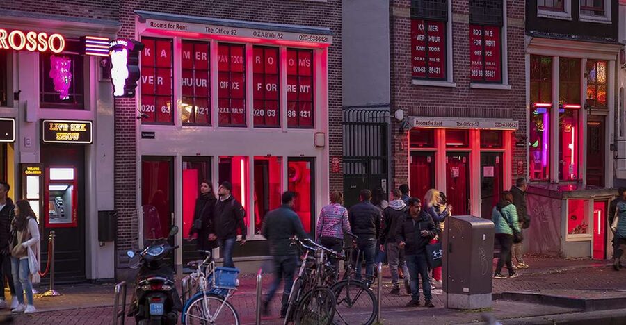 Amsterdam Red Light District and Old Town Walking Tour - Starting with Amsterdam’s Old Town