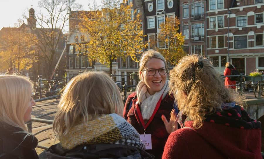 Amsterdam: Red Light District & City Tour German or English - Language, accessibility, and the best match for your plans
