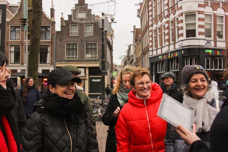 Amsterdam: Red Light District Tour - What the guide does best