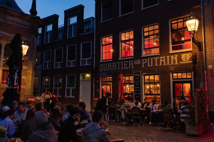Amsterdam: Red Light District Tour in German/English/Italian - Centraal Station, Chinatown, and the harbor connection