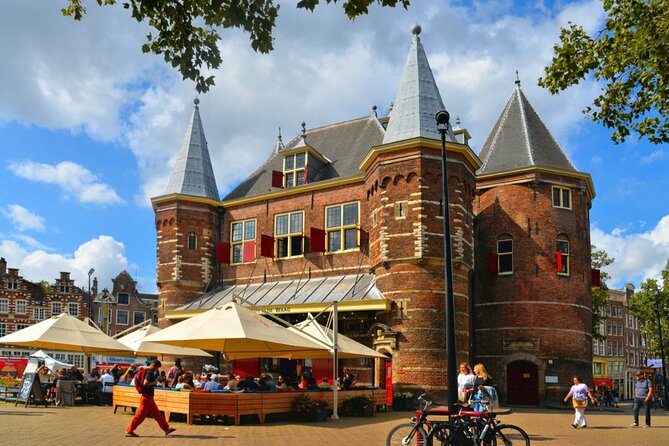 Amsterdam Red Light District Treasure: Self-Guided Tour & Quest - Entering De Wallen with some sense of place
