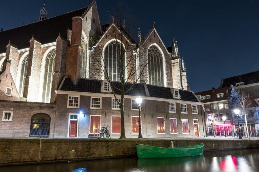 Amsterdam: Red Light District Walking Tour - Chinatown and the city’s changing identity