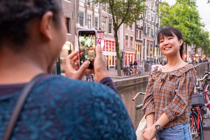 Amsterdam Red Light District Walking Tour in EN/DE/IT/ES - Starting at the National Monument on Dam Square