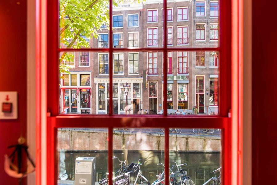 Amsterdam: Red Light Secrets Museum and 1-Hour Canal Cruise - Key details before you book