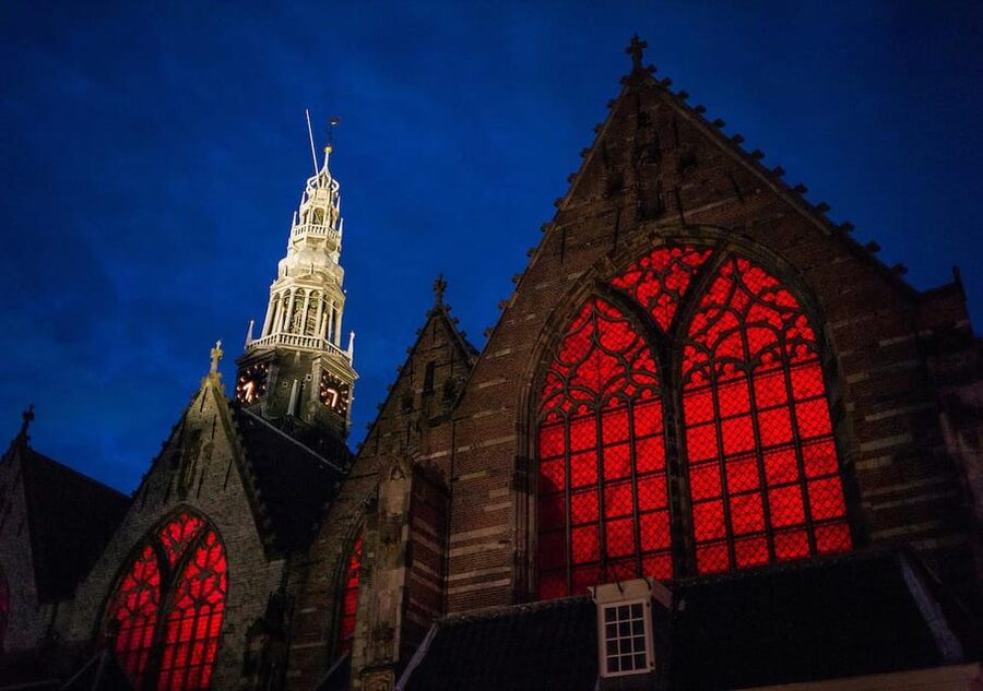 Amsterdam: Red Light Tour Exclusive + Peep Show - Warmoesstraat and Amsterdam’s narrow lanes