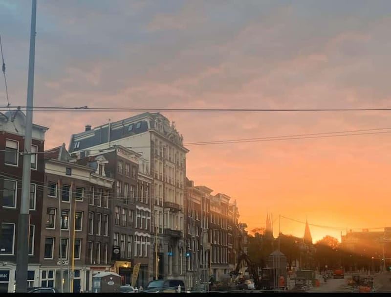 Amsterdam: Red light tour in German/English for groups of 4 people or more - Practical tips for a better two hours