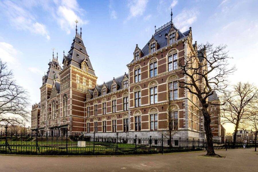 Amsterdam: Rijksmuseum Private Tour with Skip-the-Line Entry - Group size and the Amsterdam guide rule