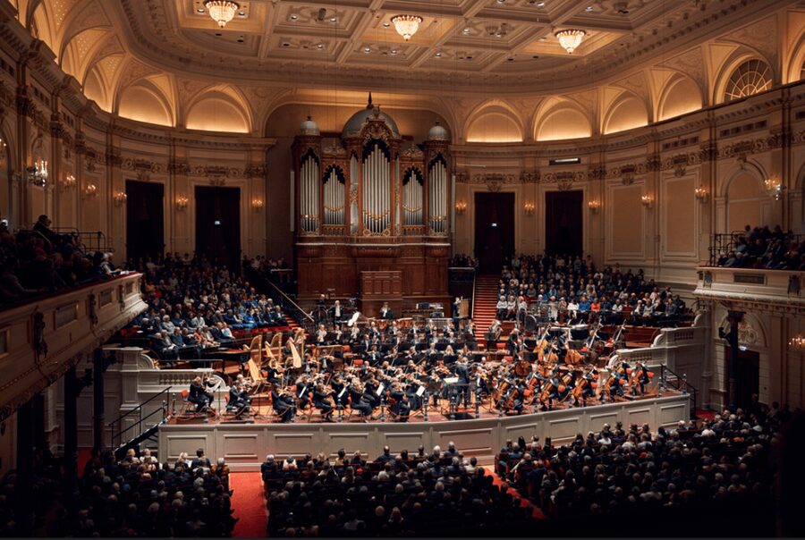 Amsterdam: Royal Concertgebouw Orchestra Concert Ticket - Taking your first drink before the music