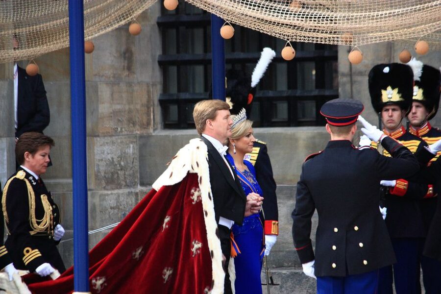 Amsterdam: Royal Palace Entry Ticket and Audio Guide - Entering from Dam Square