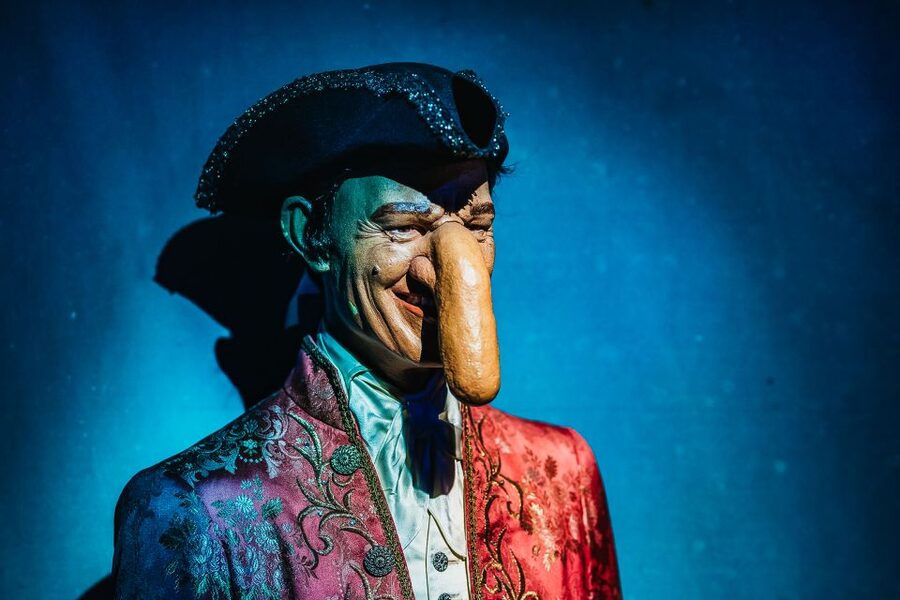 Amsterdam's Weirdest Museum: Believe It or Not! - The giant robot made from car parts