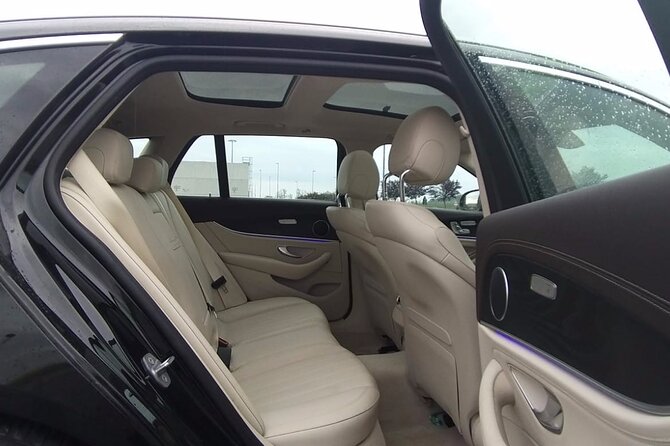 Amsterdam Schiphol Airport (AMS) to Amsterdam - Arrival Private Transfer - Booking details that deserve your attention