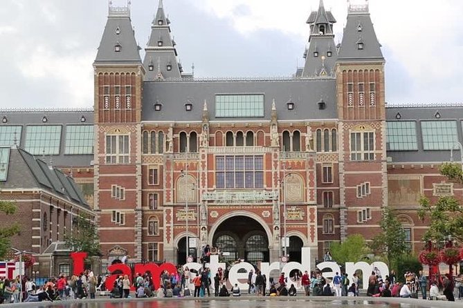 Amsterdam Schiphol Airport AMS Transfer Service - Who should book this Schiphol transfer?