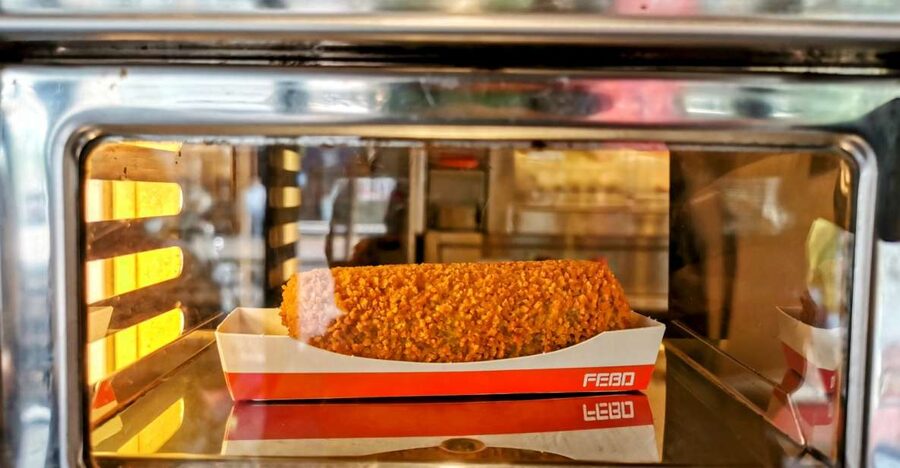 Amsterdam: Self-Guided Food Tour in De Pijp Neighbourhood - Finish with patatje oorlog