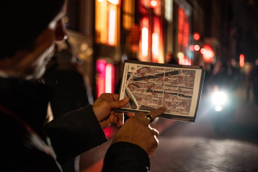 Amsterdam: Self-guided Red Light District Pub Crawl Mystery - How the self-guided format changes the experience