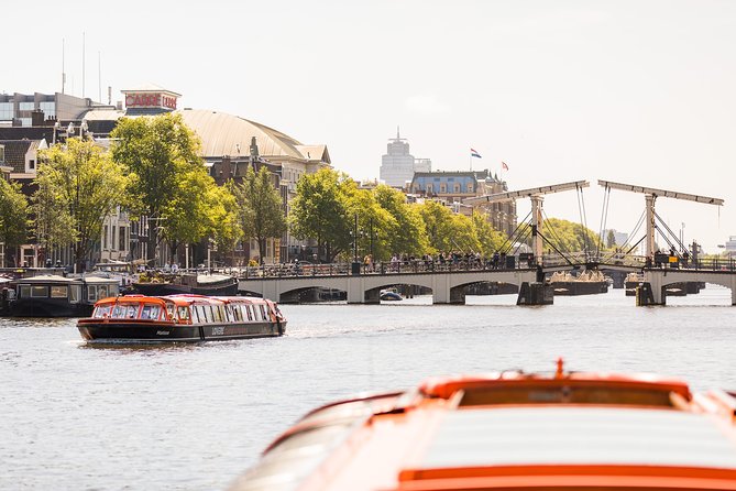 Amsterdam Sightseeing Canal Cruise with Audio Guide - The glass roof: comfort or camera problem?