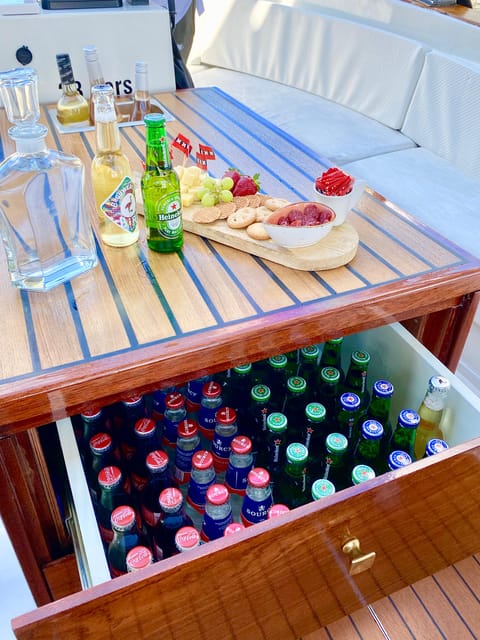 Amsterdam Small Group Canal Cruise inc Snacks/Drinks Winter - Why a small winter sloop beats a large sightseeing boat