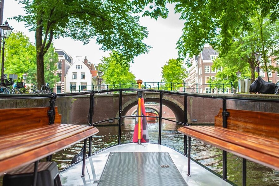 Amsterdam: Small-Group Canal Cruise incl. Drinks and Snacks - Prinsengracht and the western canal views