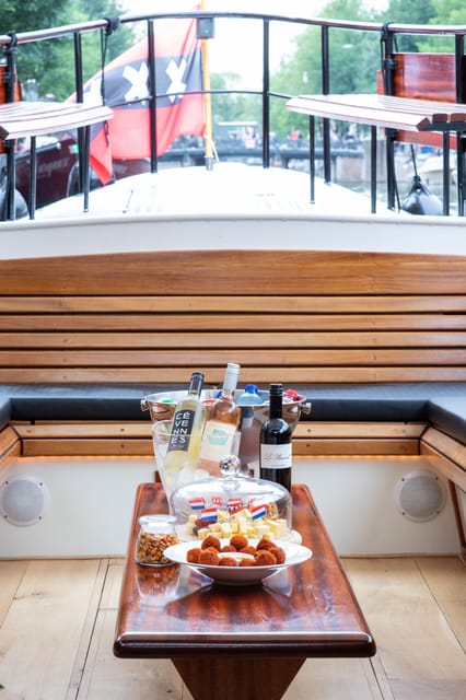 Amsterdam: Small-Group Canal Cruise incl. Drinks and Snacks - The Amstel and Magere Brug