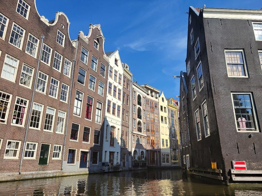 Amsterdam: Small-Group Canal Cruise incl. Drinks and Snacks - Weesperbuurt and Herengracht
