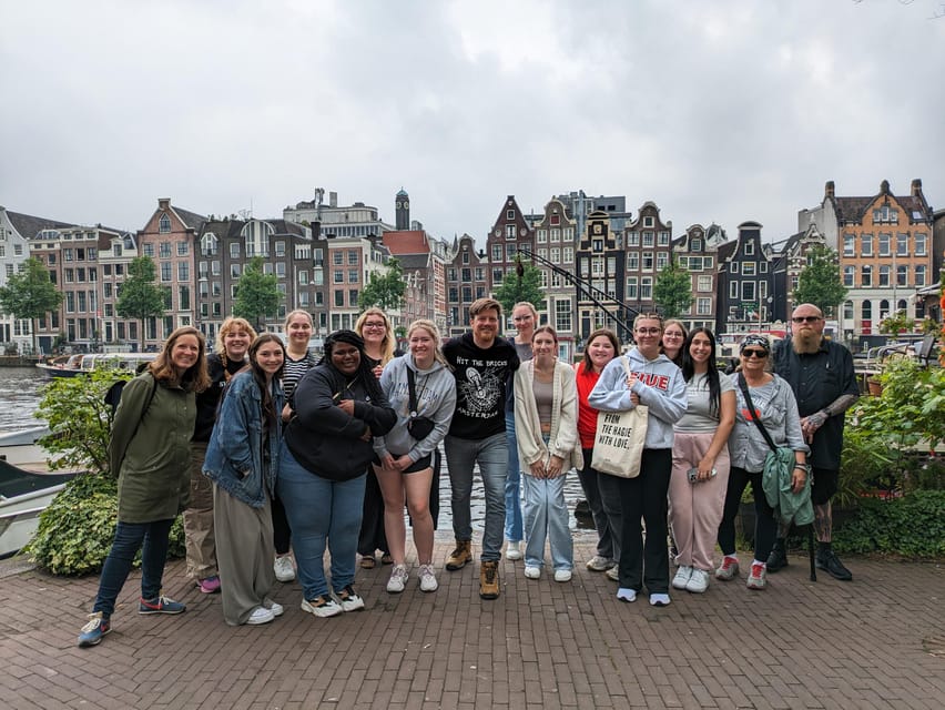 Amsterdam: small group tour: History, humor & hidden gems - The Red Light District and Burgwallen Oude Zijde