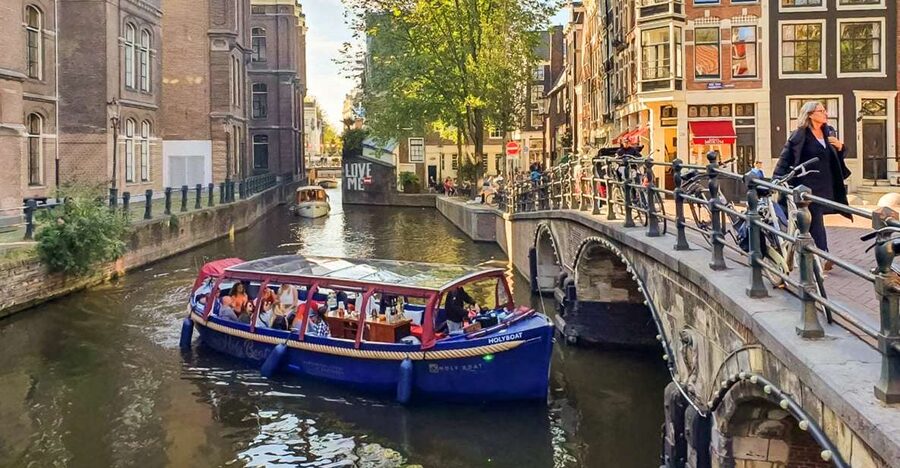 Amsterdam: Smoke and Lounge City Boat Cruise - Quick takeaways from the cruise