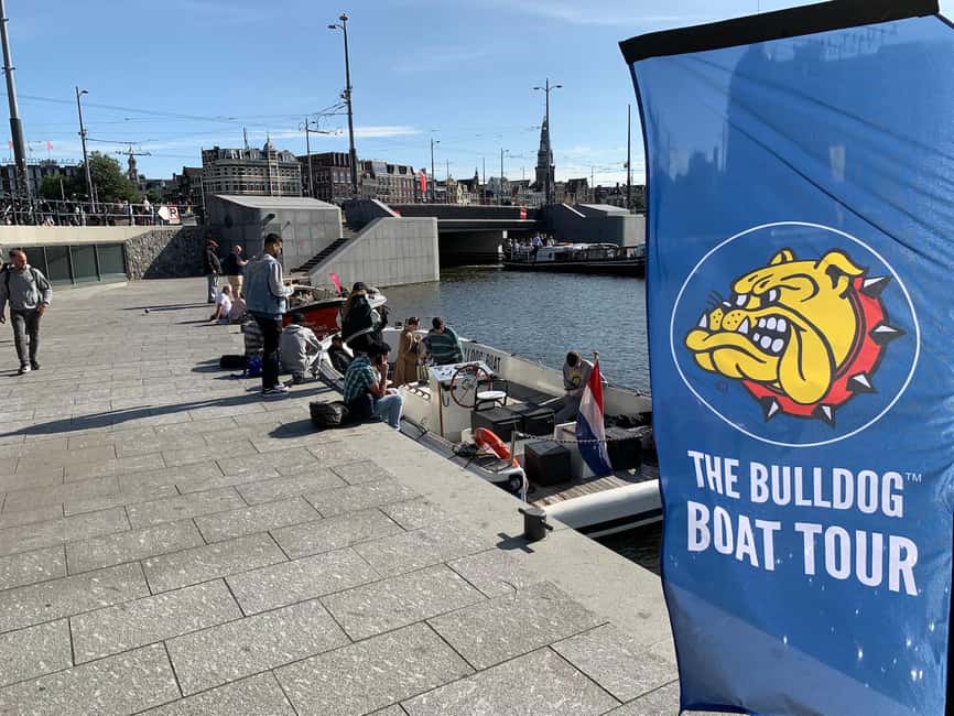 Amsterdam: The Bulldog Boat Smoke and Booze Cruise - Boarding the half-open boat